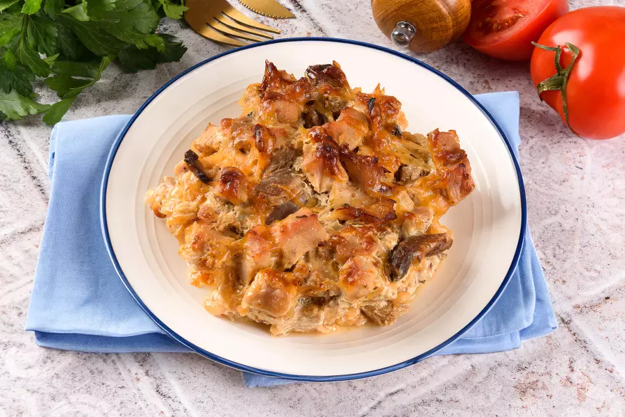 Свинина с грибами и сыром