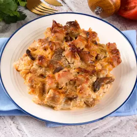 Свинина с грибами и сыром