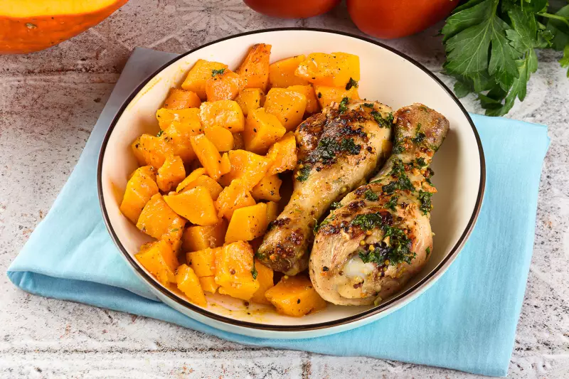 Тыква с курицей в духовке