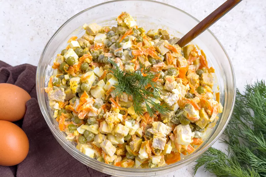 Готовое блюдо салат купеческий