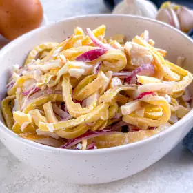 Итальянский салат с блинами