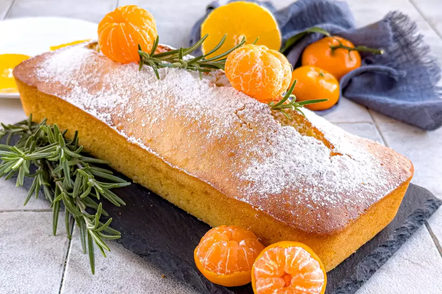 Готовое блюдо апельсиновый кекс в духовке