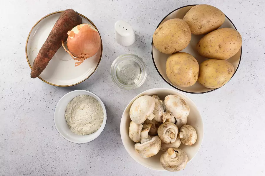 Ингредиенты для рецепта картофельные котлеты на сковороде