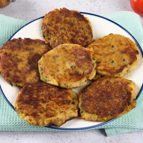 Картофельные котлеты на сковороде