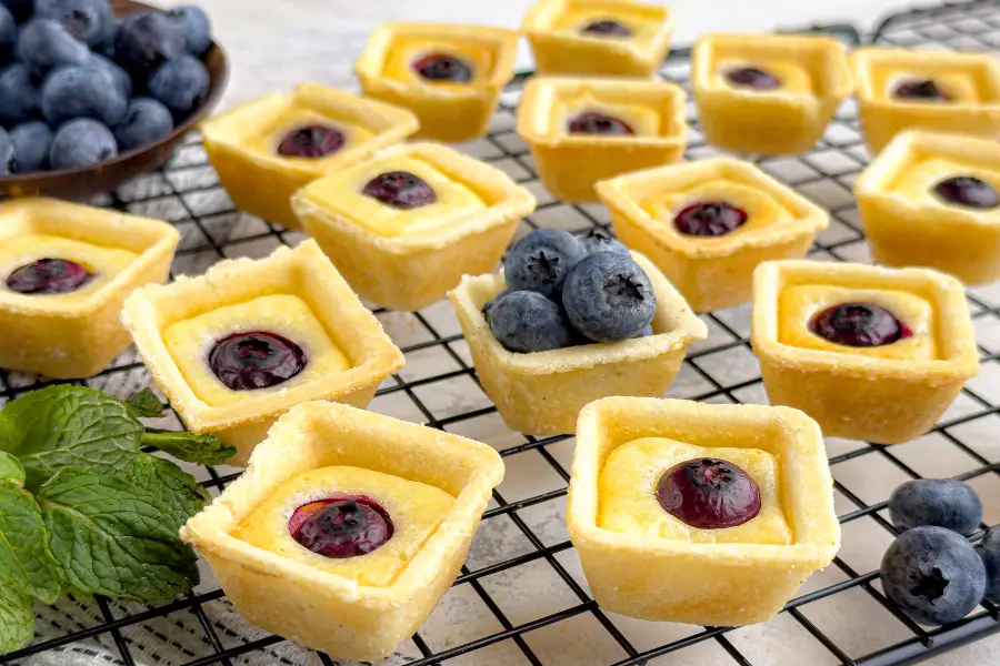 Сметанник в тарталетках