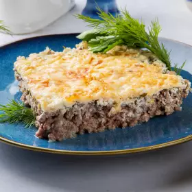 Фарш в сметанном соусе в духовке