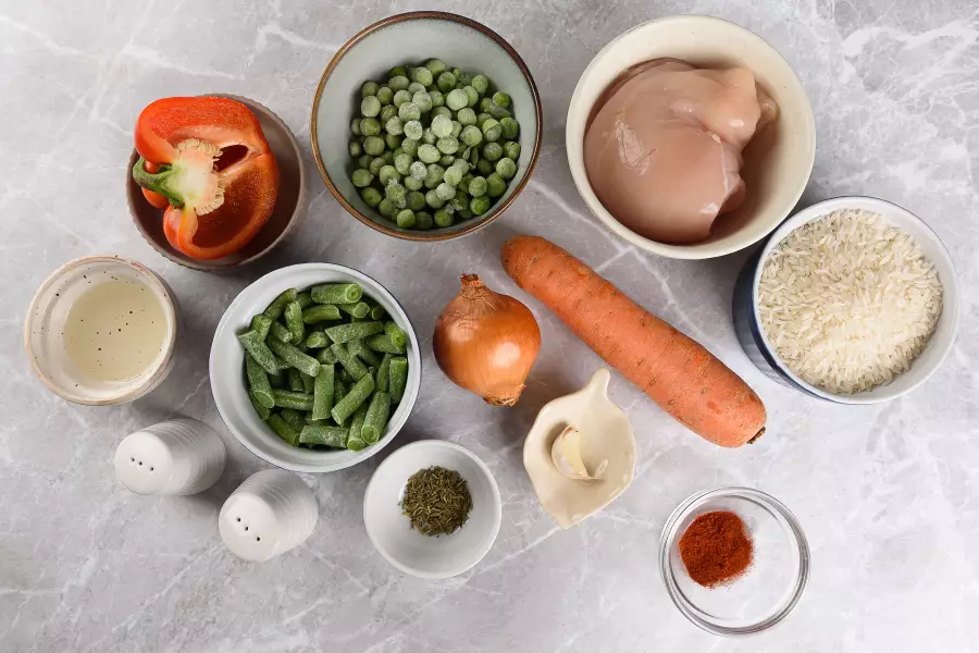 Ингредиенты для рецепта рис с овощами и курицей