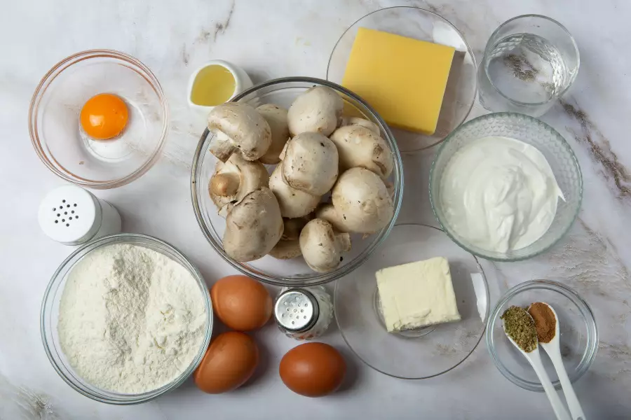 Ингредиенты для рецепта киш с грибами и сыром