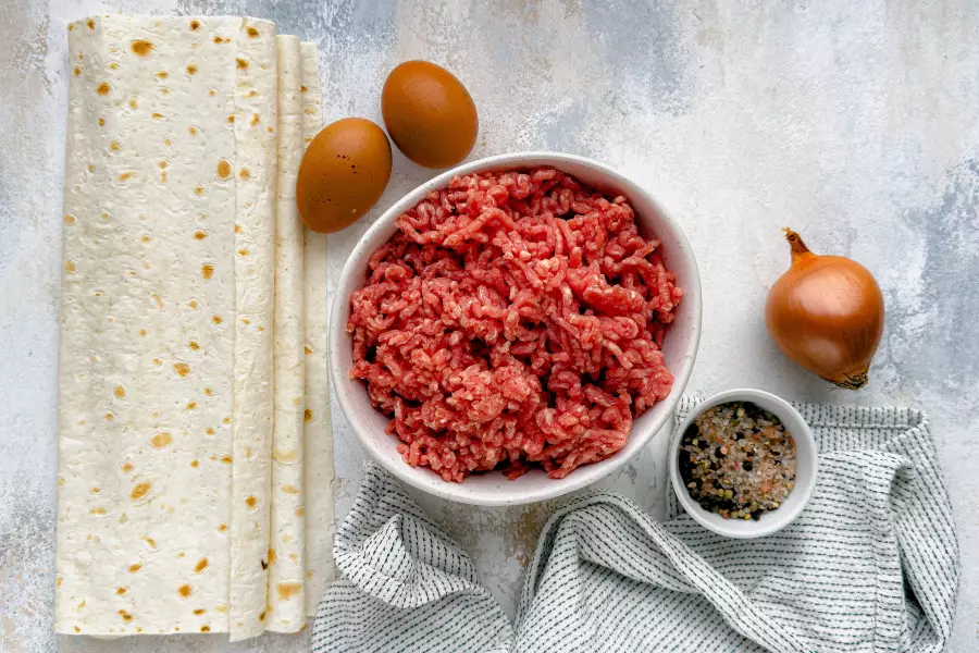 Ингредиенты для рецепта лаваш с фаршем в духовке