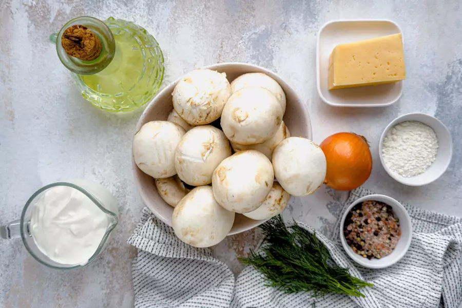 Ингредиенты для рецепта жульен с грибами на сковороде