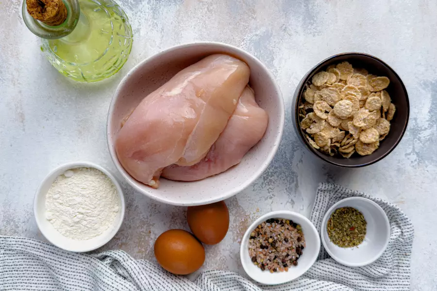 Ингредиенты для рецепта курица в панировке на сковороде