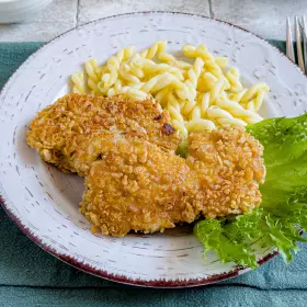 Курица в панировке на сковороде