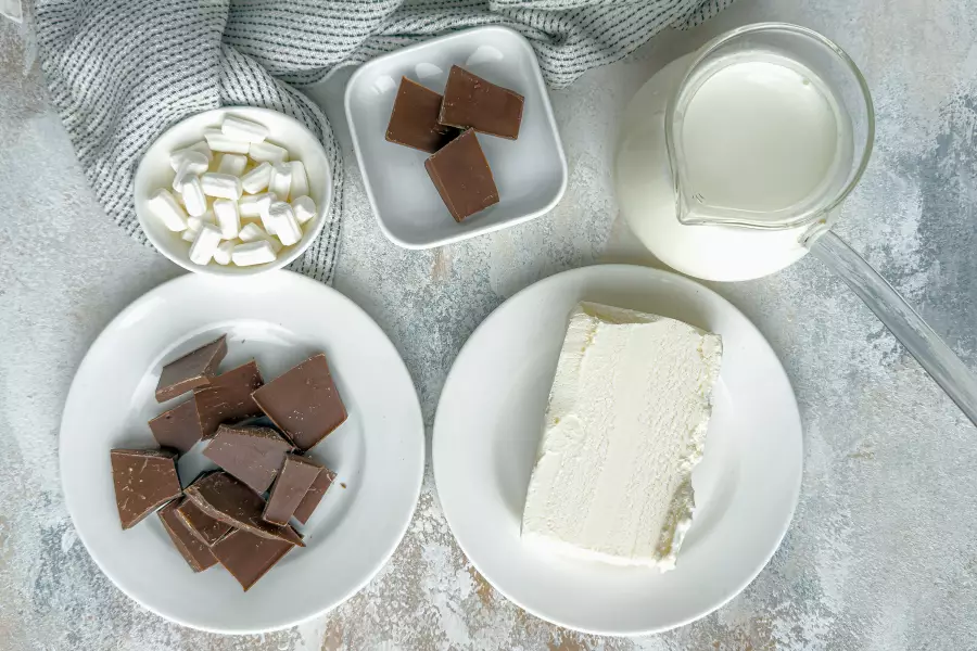 Ингредиенты для рецепта шоколадный молочный коктейль