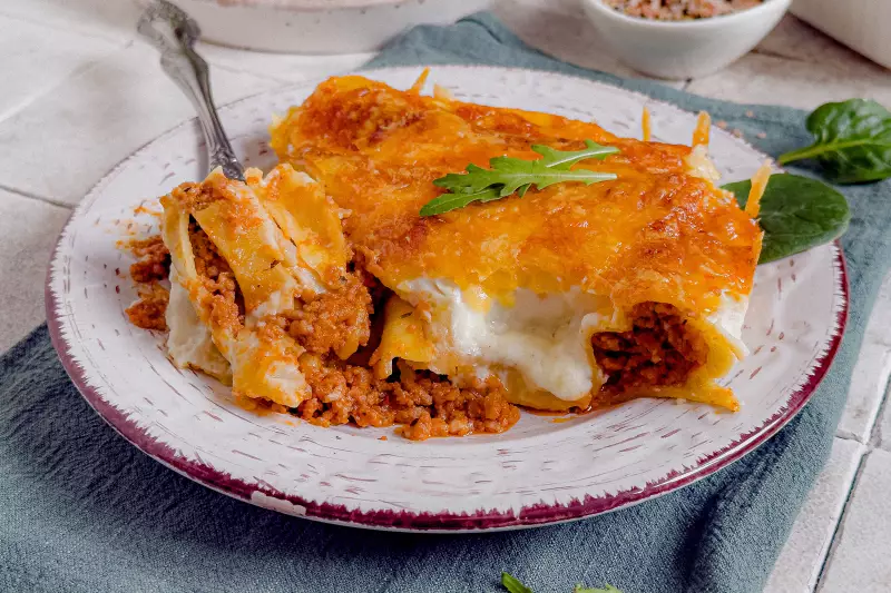 Каннеллони с фаршем в духовке