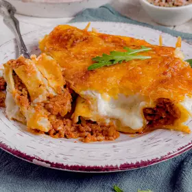 Каннеллони с фаршем в духовке