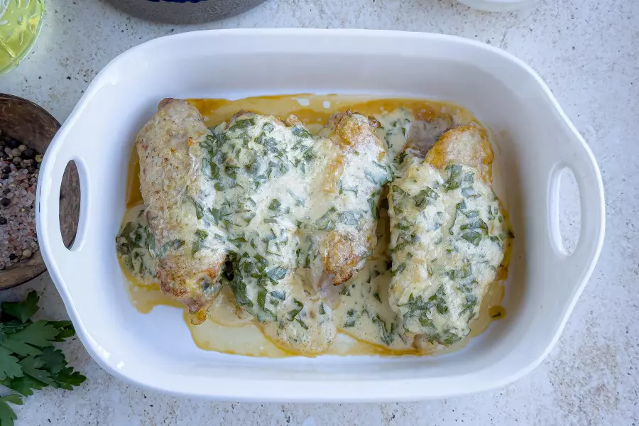 Готовое блюдо рулетики с черносливом
