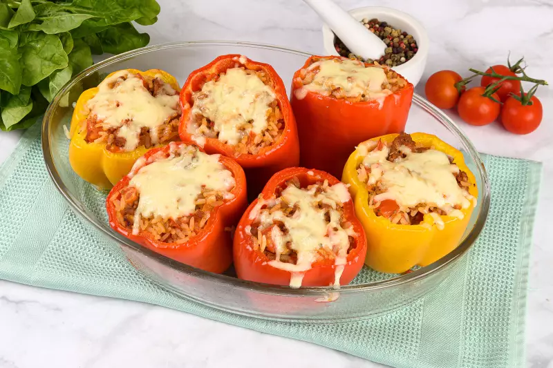 Перцы в духовке с фаршем и сыром