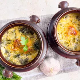 Картошка с сыром в горшочке