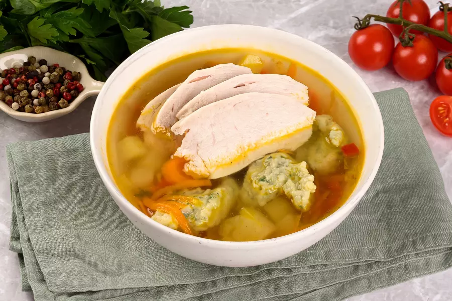 Куриный суп с клёцками