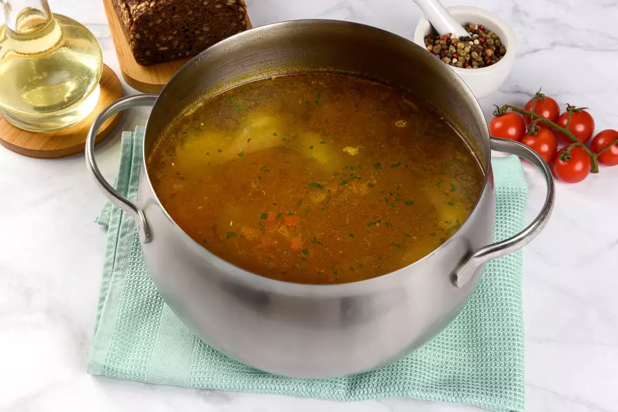 Готовое блюдо куриный суп с клёцками