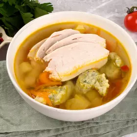 Куриный суп с клёцками