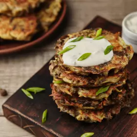 Картофельные драники с морской капустой