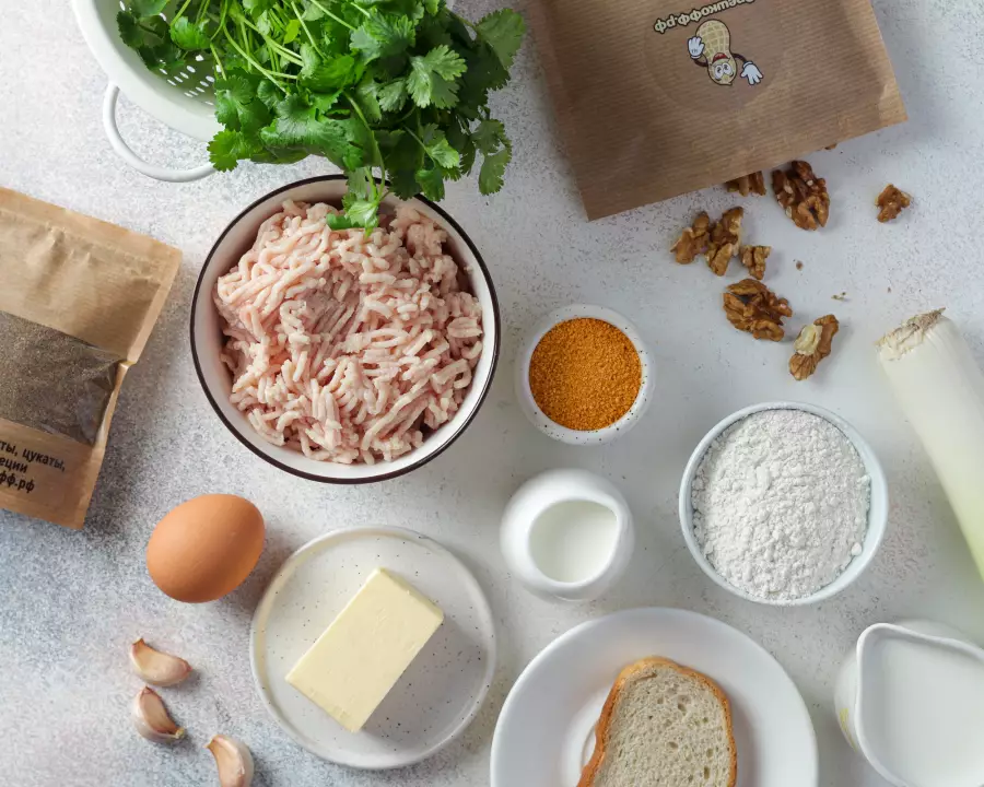 Ингредиенты для рецепта куриные котлеты с начинкой