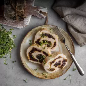 Куриный рулет с черносливом
